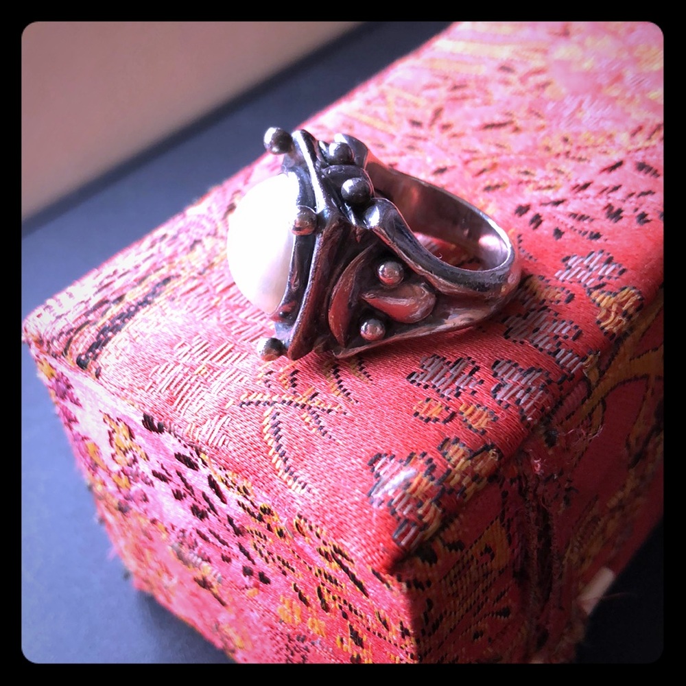 Very beautiful Brazilian authentic silver ring.